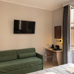 Iron Luxury , Roma Italia